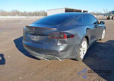 2015 Tesla Model S 85D/P85D z USA, uszkodzony, nr VIN 5YJSA1H48FF081617